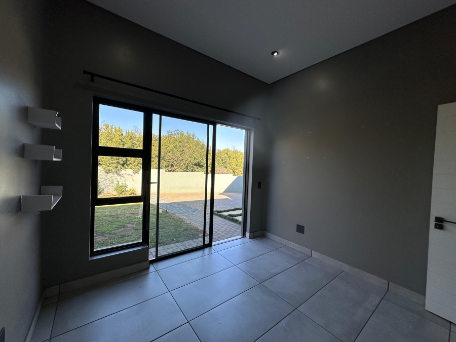 5 Bedroom Property for Sale in Leloko Lifestyle Estate North West